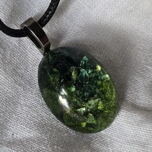 Stunning Green Pendant Necklace